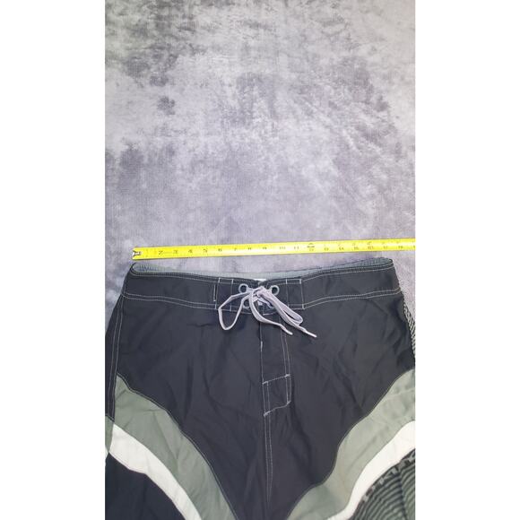 Oakley Size 36 Black Gray Board Shorts Surf Swim Trunks Men's Summer C26-31 - Picture 3 of 8